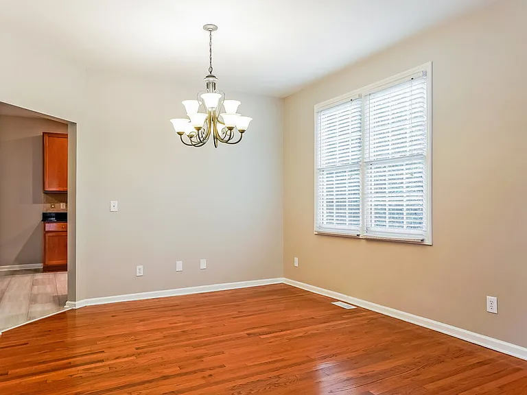 2421 Barton Oaks Dr — Photo 7