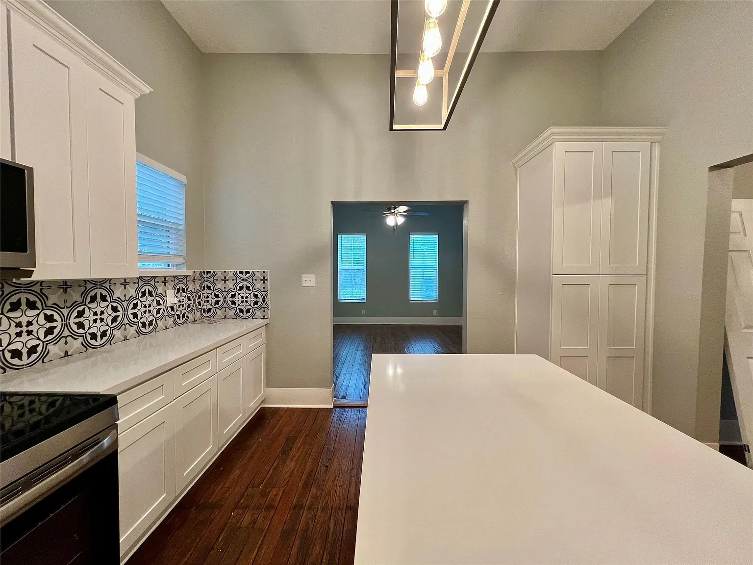 3 bed, 2.0 bath, 1779 sqft, $1,900 — Photo 4