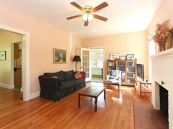 4th image of 2830 Rosemary Ln