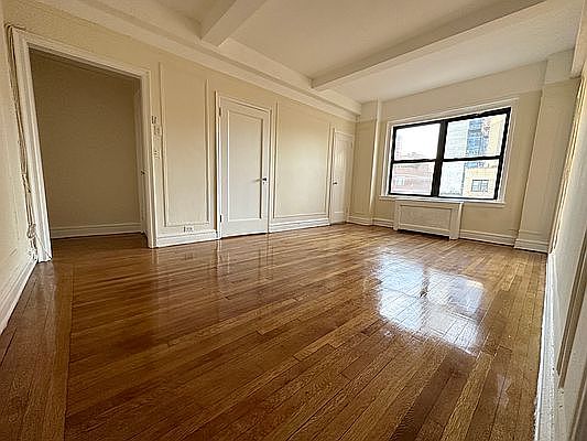 2nd image of 455 W 34th St APT 17D