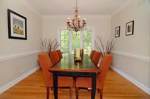 4th image of 220 E 57th St
