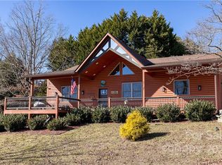 85 Dreamworks Ct, Hendersonville, NC 28792