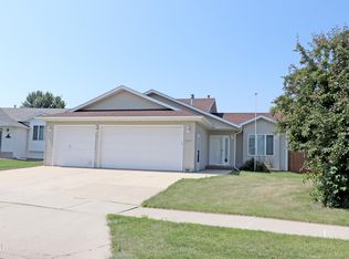 2503 10th Ave SE, Mandan, ND 58554