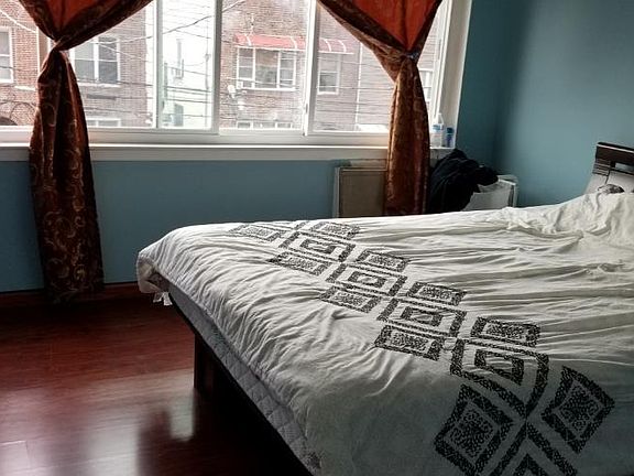 5th image of 2332 E 13th St Floor 3