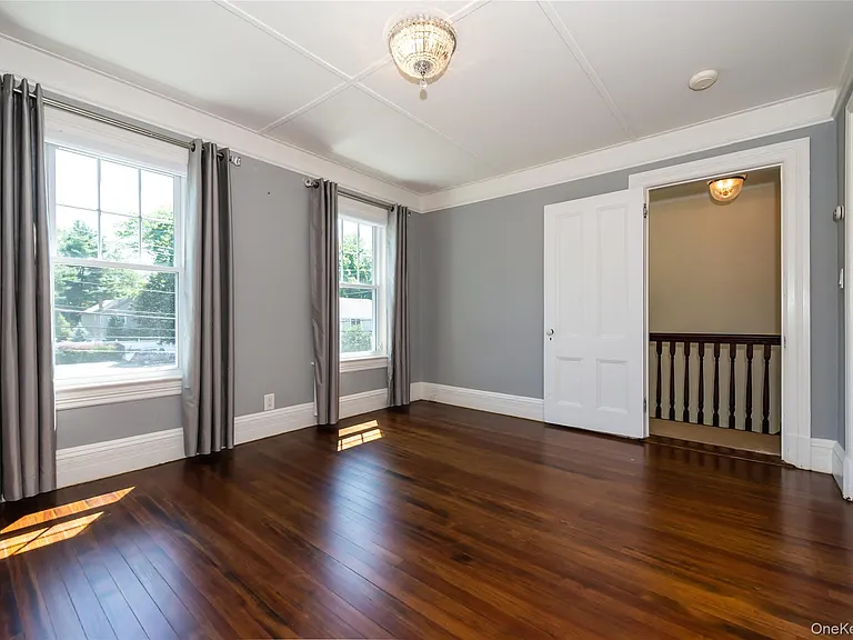 21 Franklin Ave — Photo 12