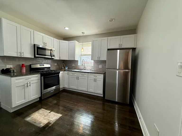 2118 S 59th Ave #2 — Photo 8
