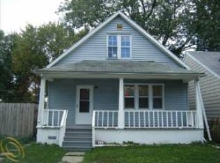 302 E Hayes Ave, Hazel Park, MI