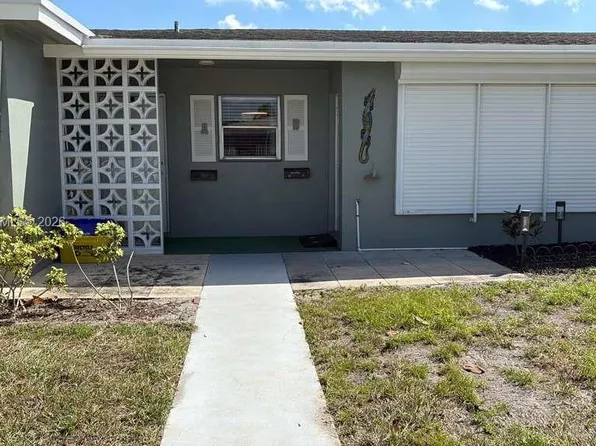 775 North Dr APT A, Delray Beach, FL 33445
