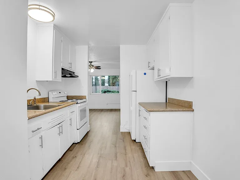 1085 143rd Ave #5 — Photo 7