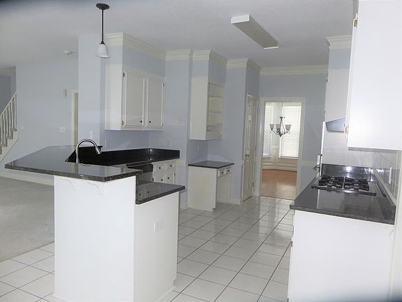 4th image of 880 Sturbridge Dr