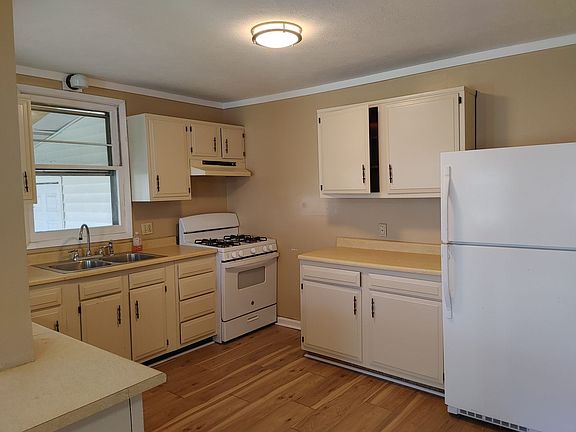 5th image of 1727 Park St