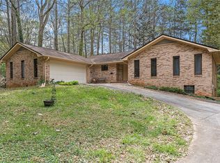 542 Oak Hill Cir, Stone Mountain, GA