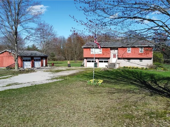 9367 Oyster Rd, North Benton, OH 44449