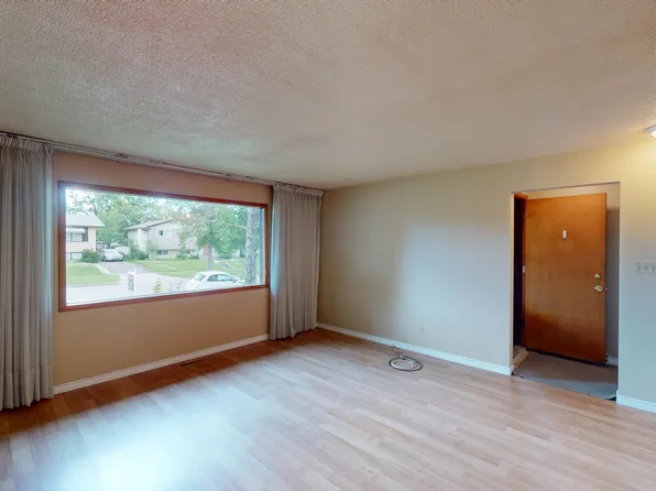 1215 AA 19th St NE, Calgary, AB T2E 4Y1