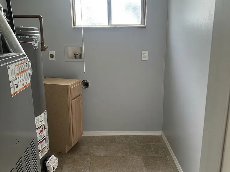 144 Silverwood Cir — Photo 10