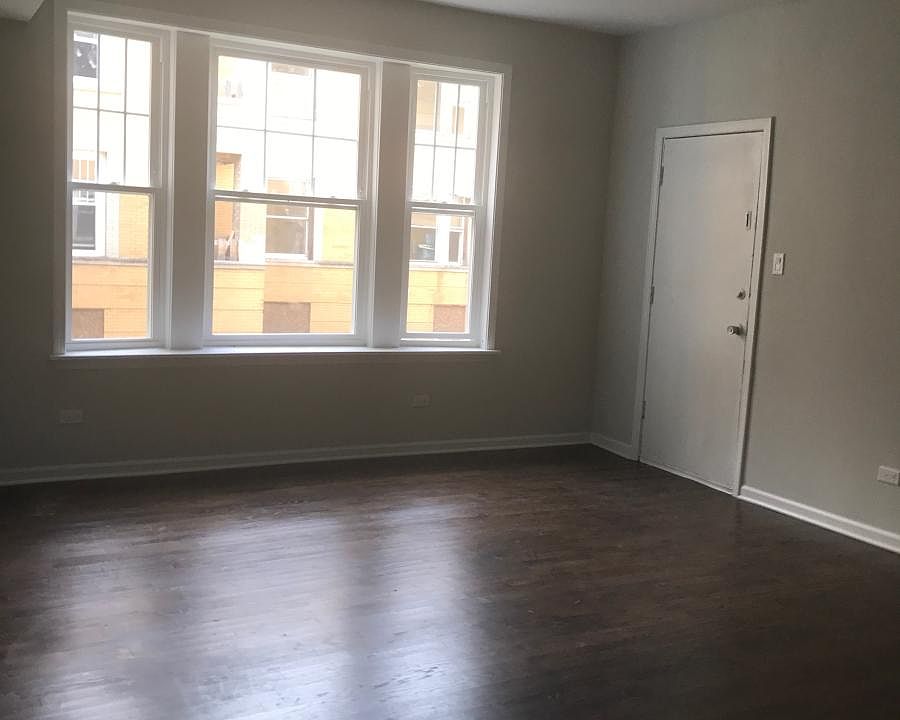 1st image of 4610 S Lake Park Ave