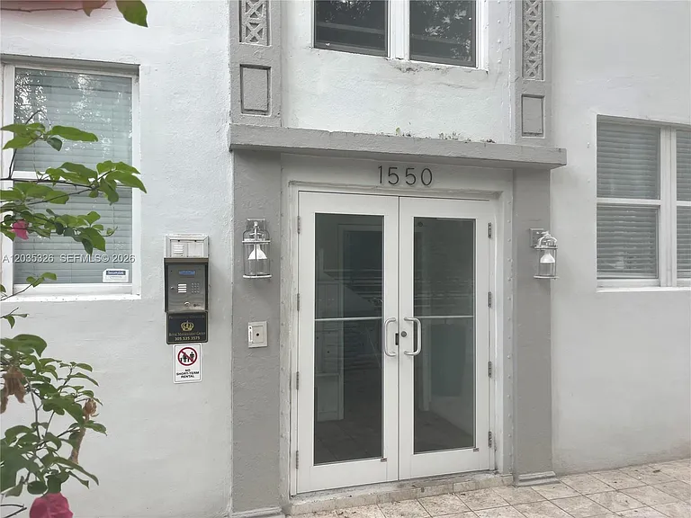 1550 Drexel Ave #203 — Photo 2
