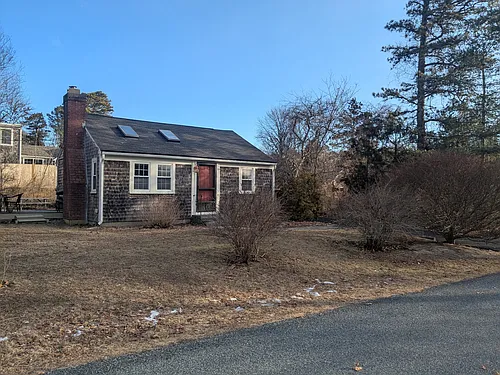 16 Gilbert Rd Photo 1