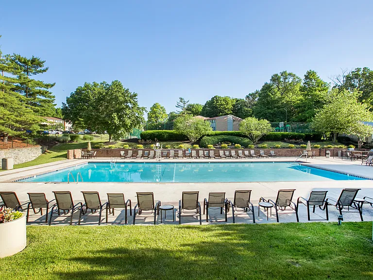 Olde Montgomery Pool