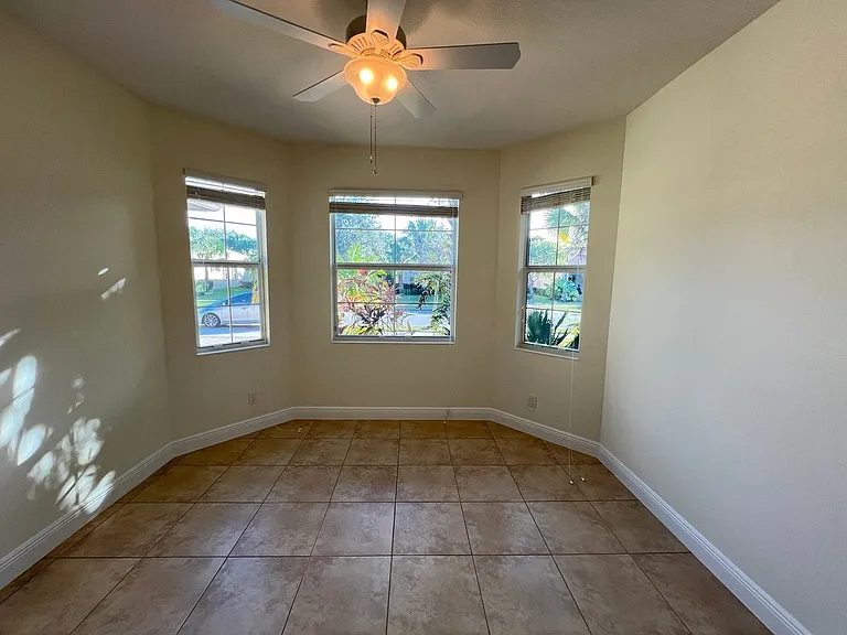 11948 SW Crestwood Cir — Photo 6