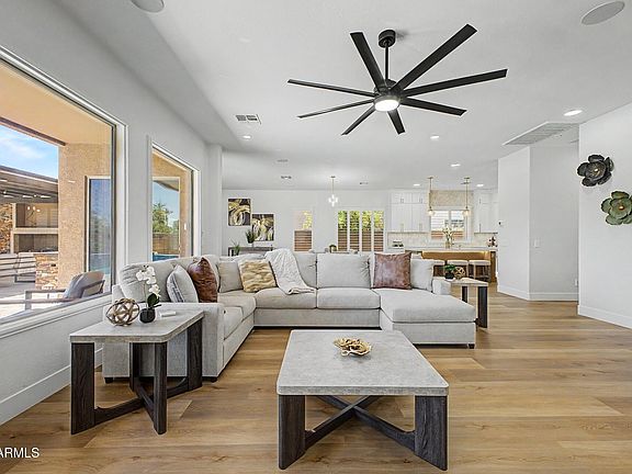 4th image of 3939 E DUBOIS Avenue
