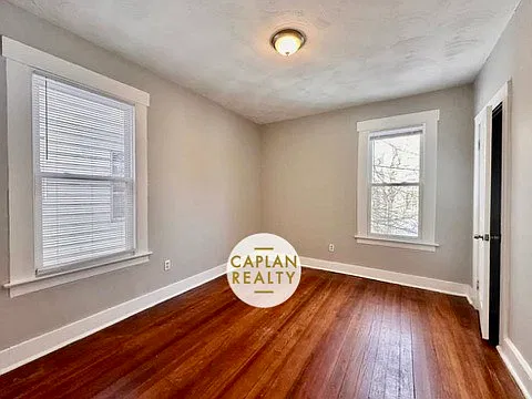 2 bed, 1000 sqft, $1,595 — Photo 2