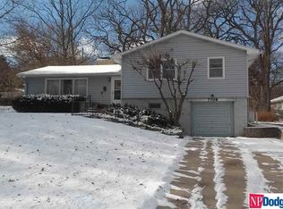 7708 Sunset Dr, Ralston, NE 68127