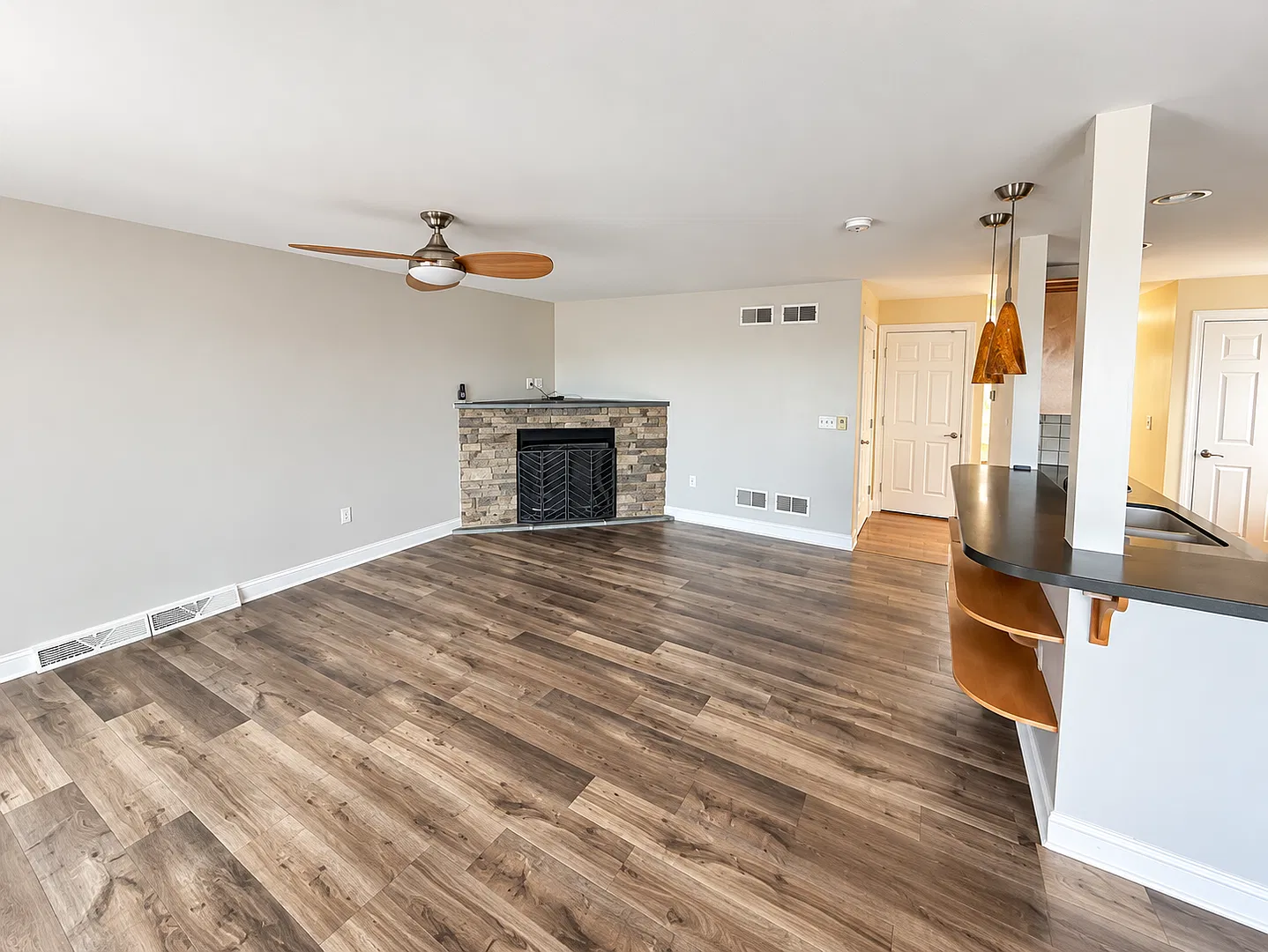 $1,900 townhome for rent Swatara township 3 bed 2.5 baths — Photo 2