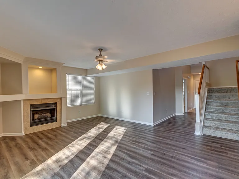 341 Darenia Ln — Photo 12
