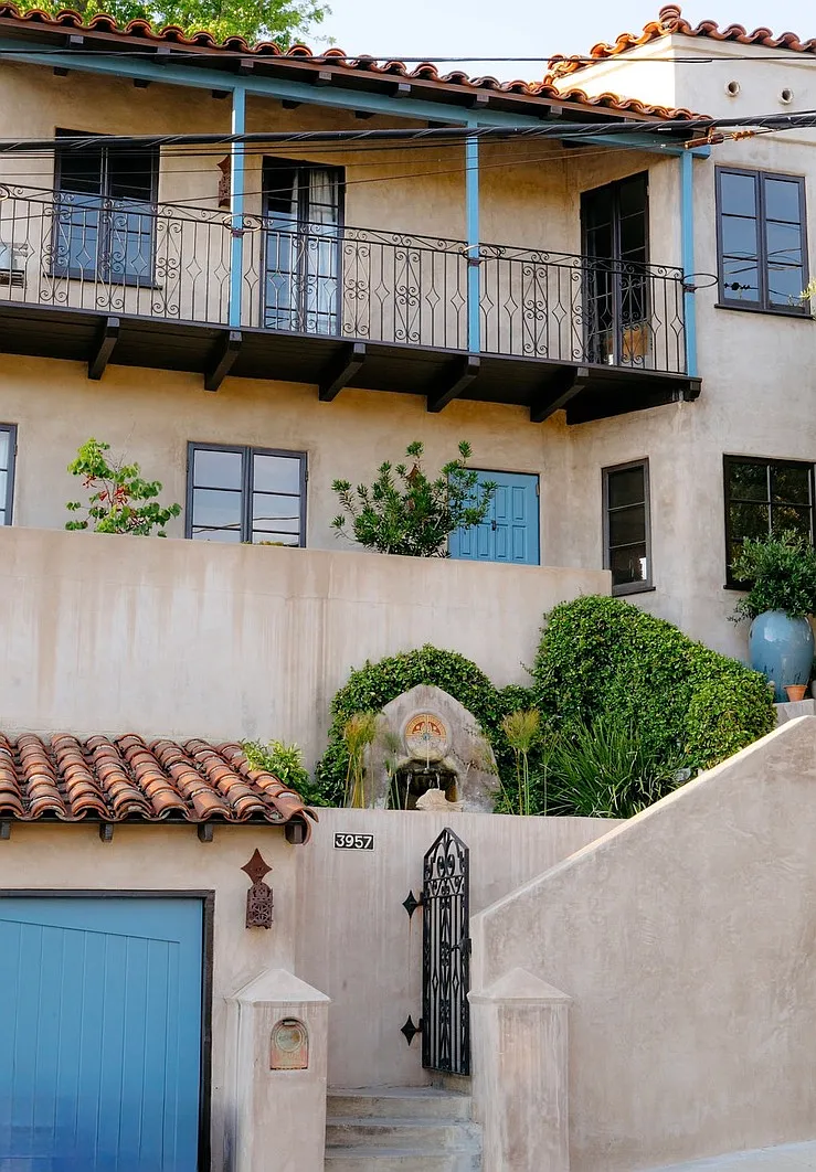 4 bed, 2300 sqft, $15,000 — Photo 2