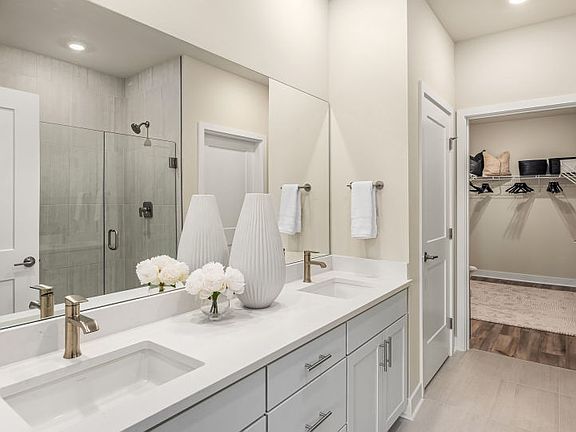 Primary Suite Bathroom