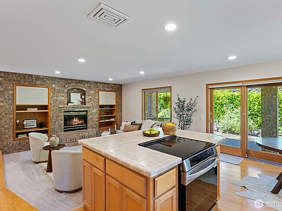 3rd image of 7810 175th Street SW