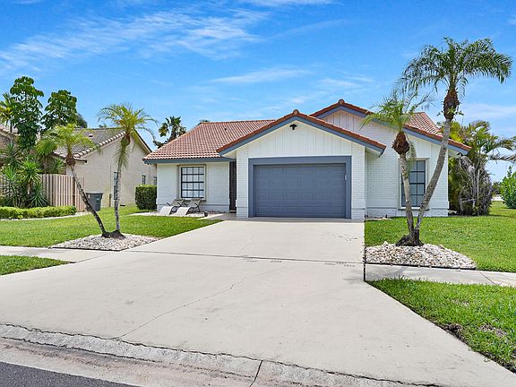 4th image of 10131 Camelback Lane