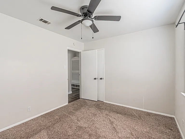 308 Franklin Dr — Photo 16