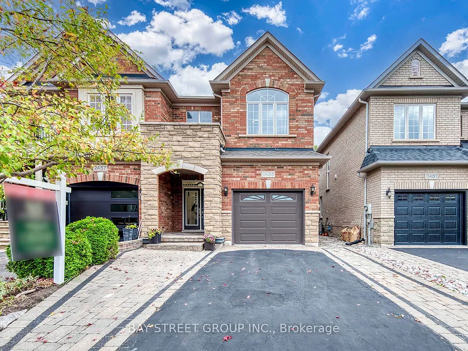 2455 Felhaber Cres