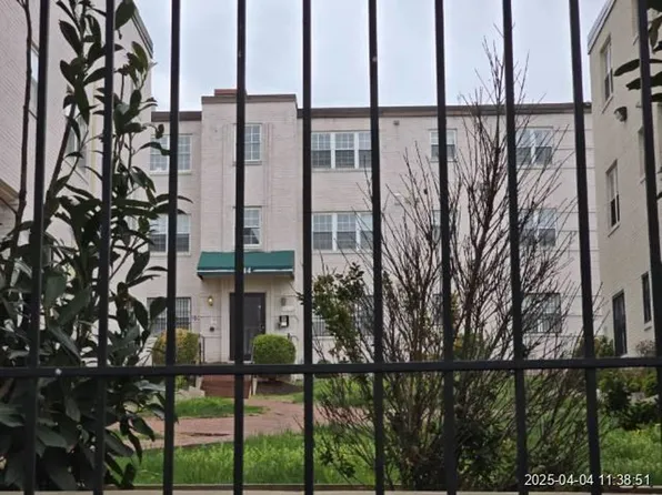 944 Eastern Ave NE APT 10, Washington, DC 20019