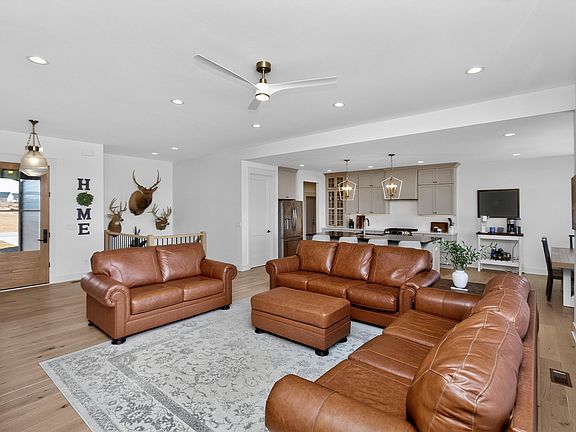 2nd image of 50133 Prairie Point Ct