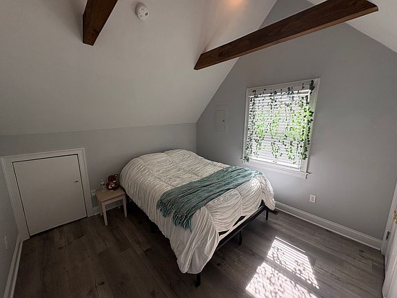 5th image of 879 Main St #1