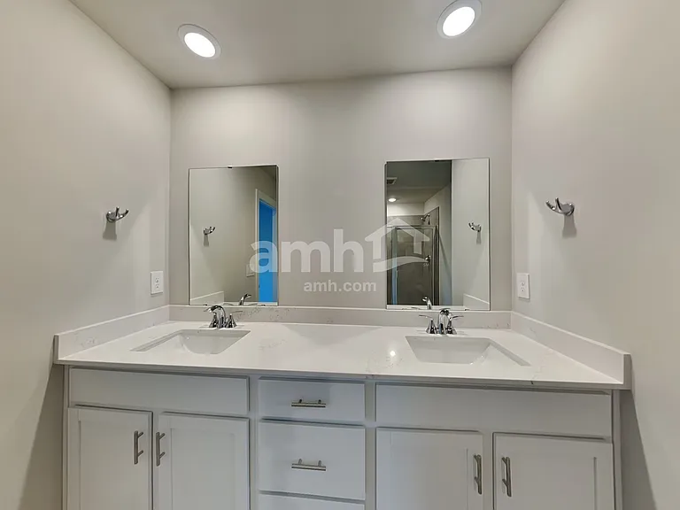 303 Granby Trl — Photo 11