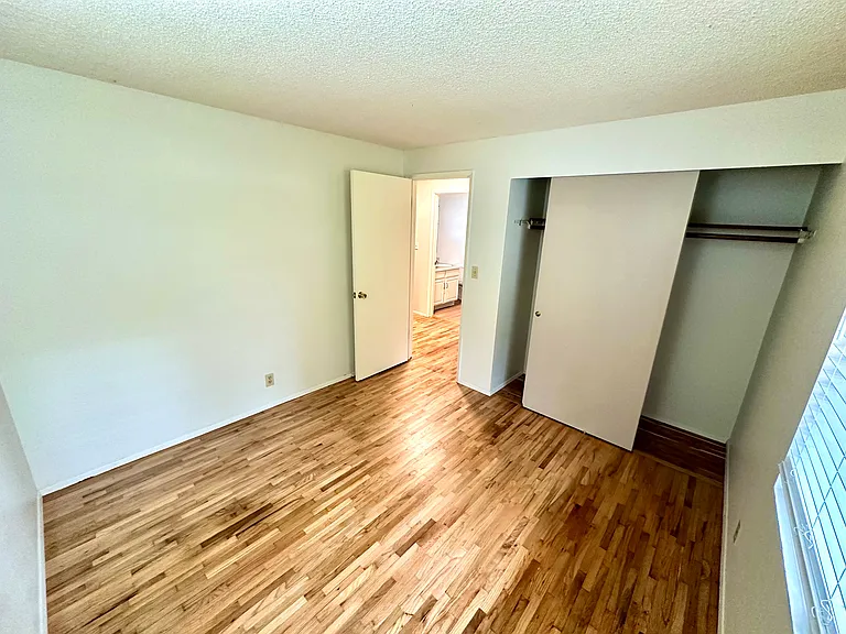 16675 SE 17th St — Photo 9