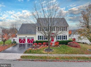 350 Majestic Cir, Dallastown, PA 17313