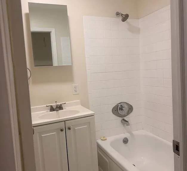614 W 8th St #2 — Photo 10