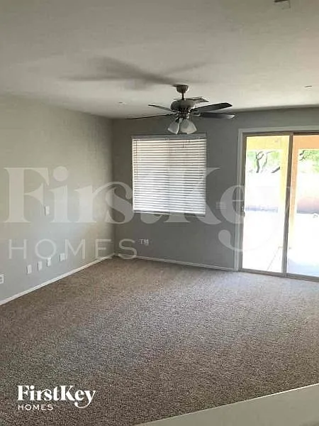 4 bed, 2.0 bath, 1836 sqft, $2,270 — Photo 3