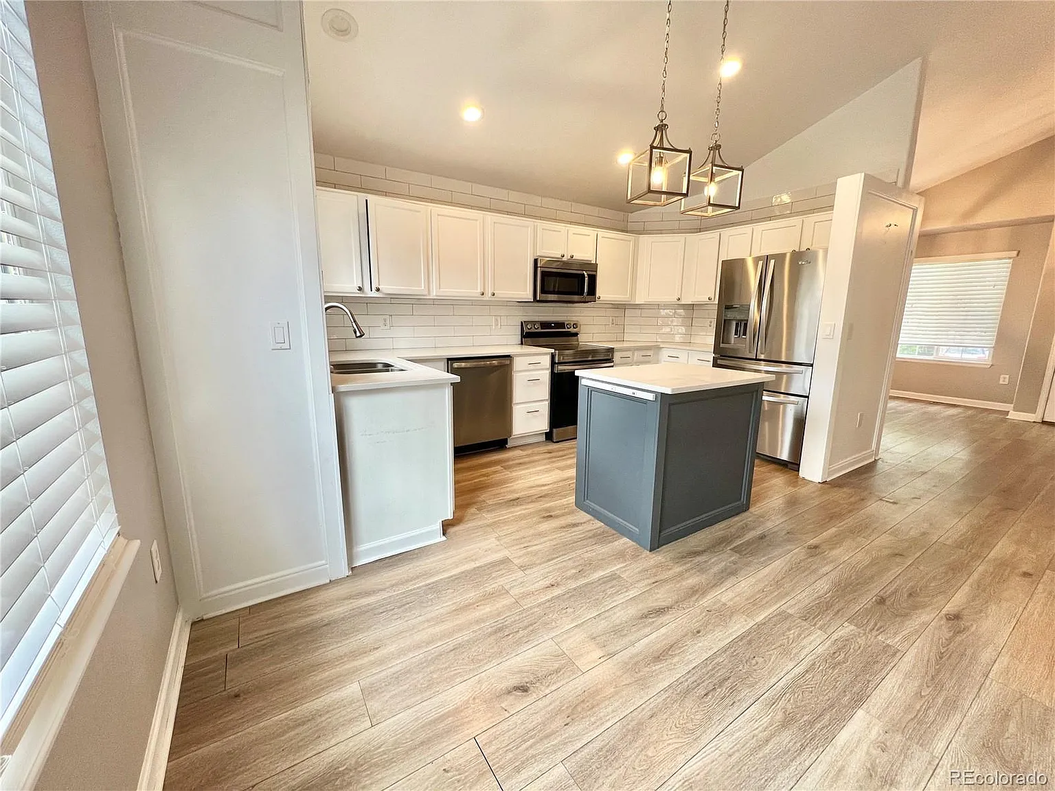 4 bed, 3.5 bath, 1840 sqft, $3,150 — Photo 3