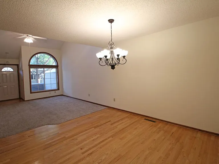 207 Primrose Ct — Photo 12