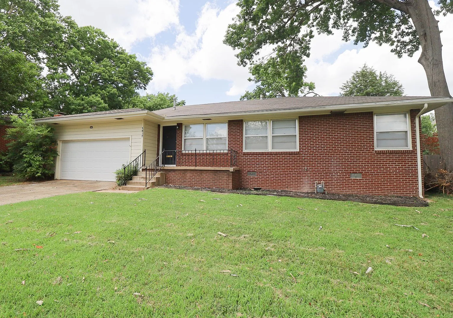 Stunning 3 Bed 1.5 Bath on quiet Cul De Sac! — Photo 2