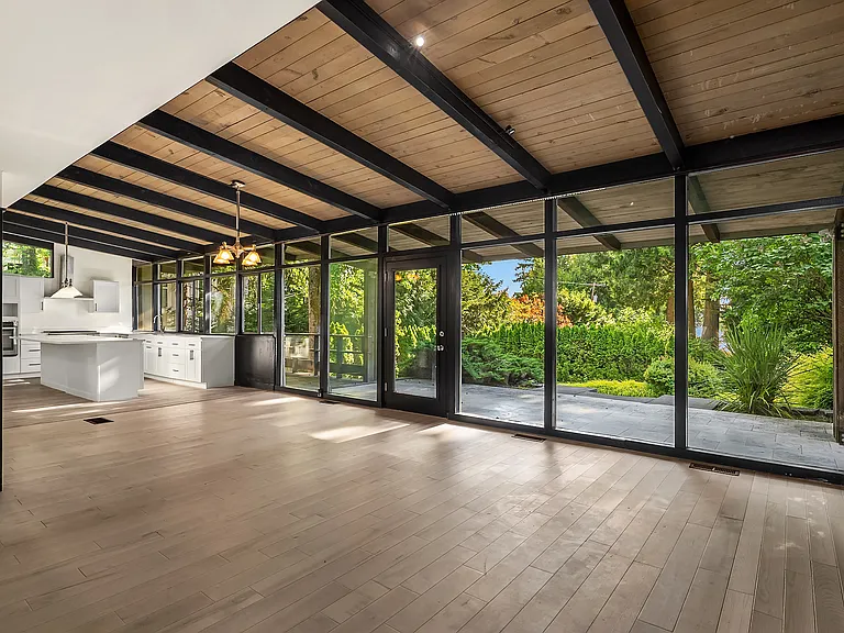 2851 Evergreen Point Rd — Photo 3