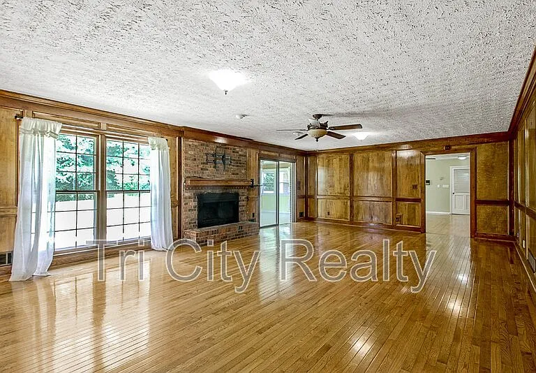 630 Hawthorne Pl — Photo 14