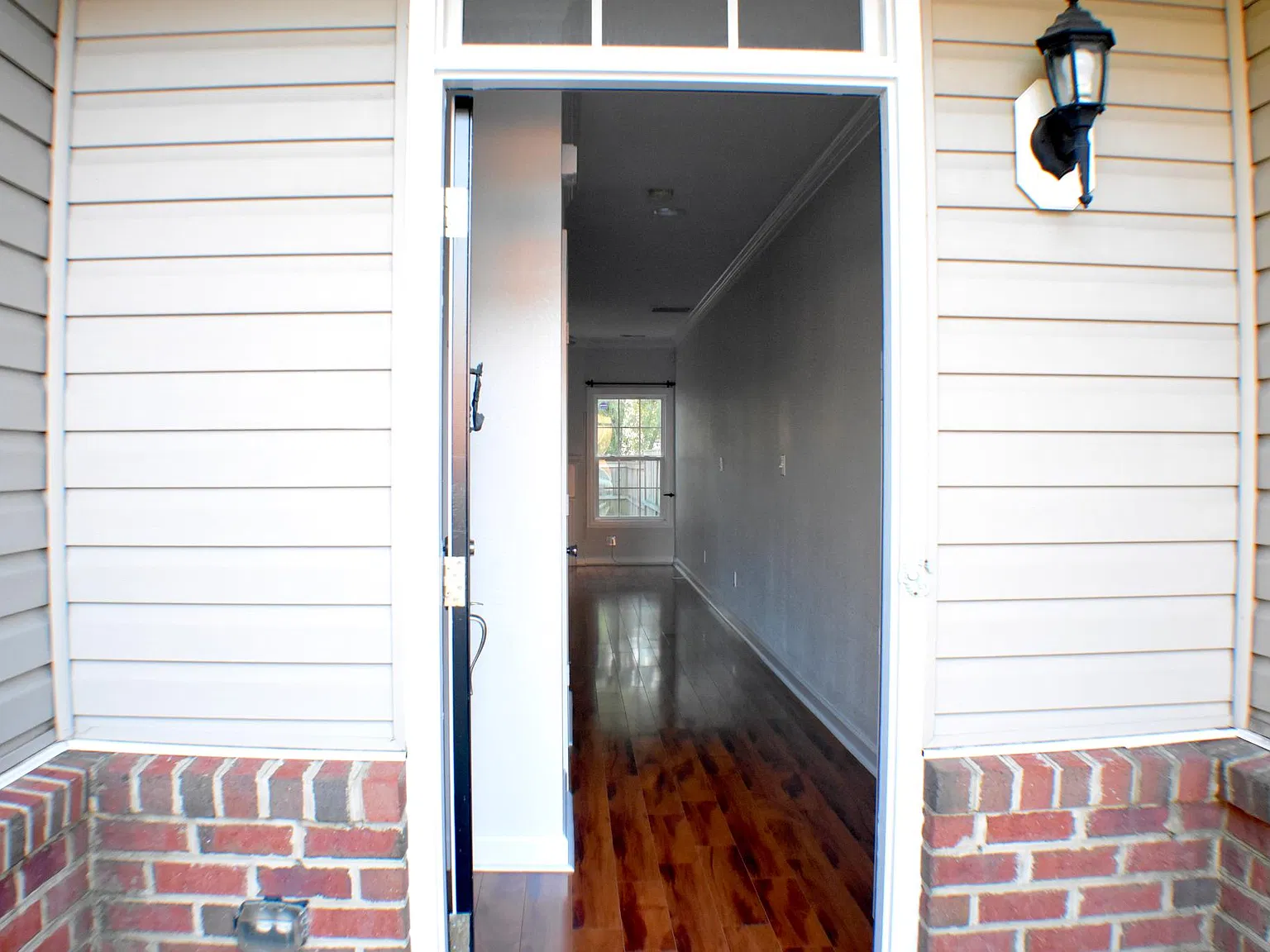 1121 Americus Ave — Photo 3