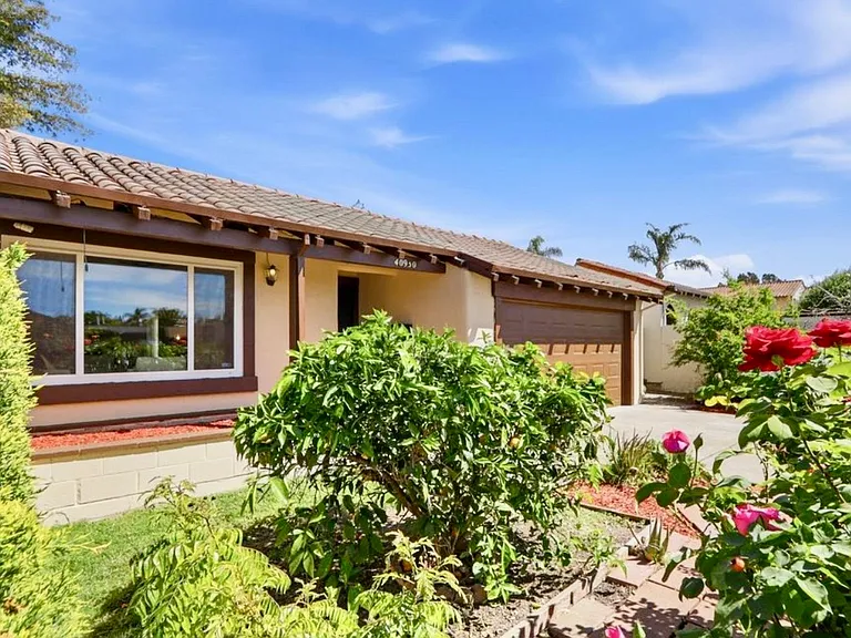 40930 Rioja Ct — Photo 1